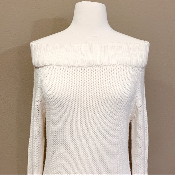 Off-the-shoulder Sweater - Picture 3 of 8